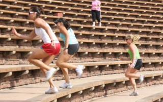 Польза ходьбы по лестнице: как и сколько ходить, чтобы похудеть и улучшить здоровье Упражнение ходьба по лестнице